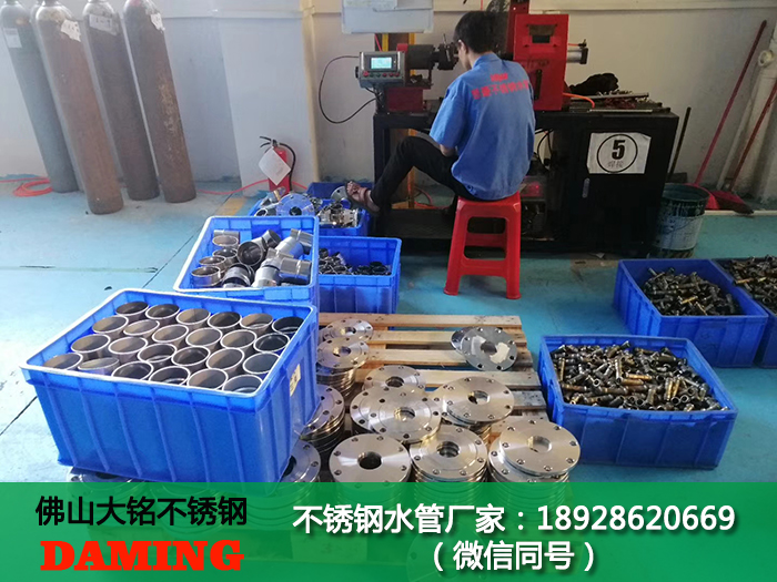 薄壁激情69蜜桃一区二区三区水管